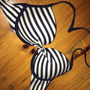Aerie size 32A push up swim top